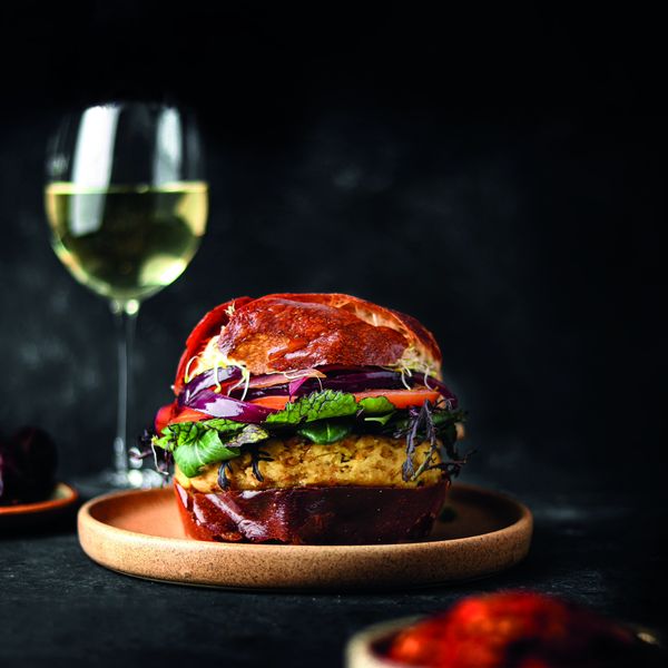 Hamburguesa preparada con la Veggie al Pil Pil de Alun